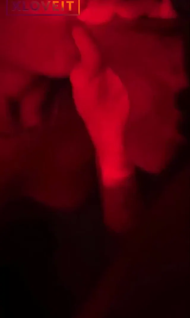 18lik kızın ağzına verip sikiyor — Amatör Porno · sahne 1