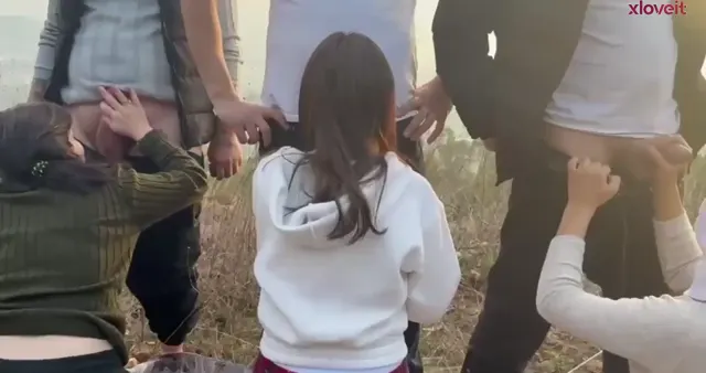 3lü Grup 3 Kız 3 Erkek outdoor sakso videosu — Konulu Porno · sahne 2