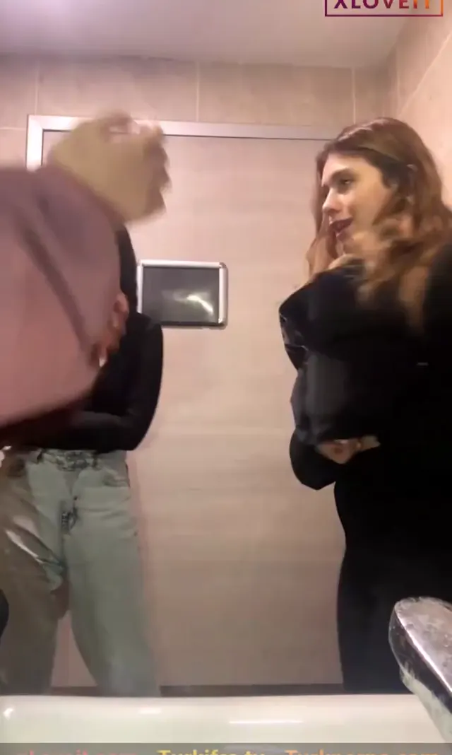 Arife ifşa 3 çıtır kaşarın tuvaletten yayını — Arife — Canlı Yayınlar · sahne 2