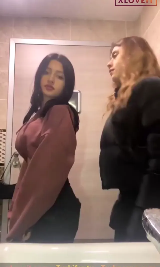 Arife ifşa Tuvalette 3 çıtır kızın kudurmacası — Arife — Canlı Yayınlar · sahne 1