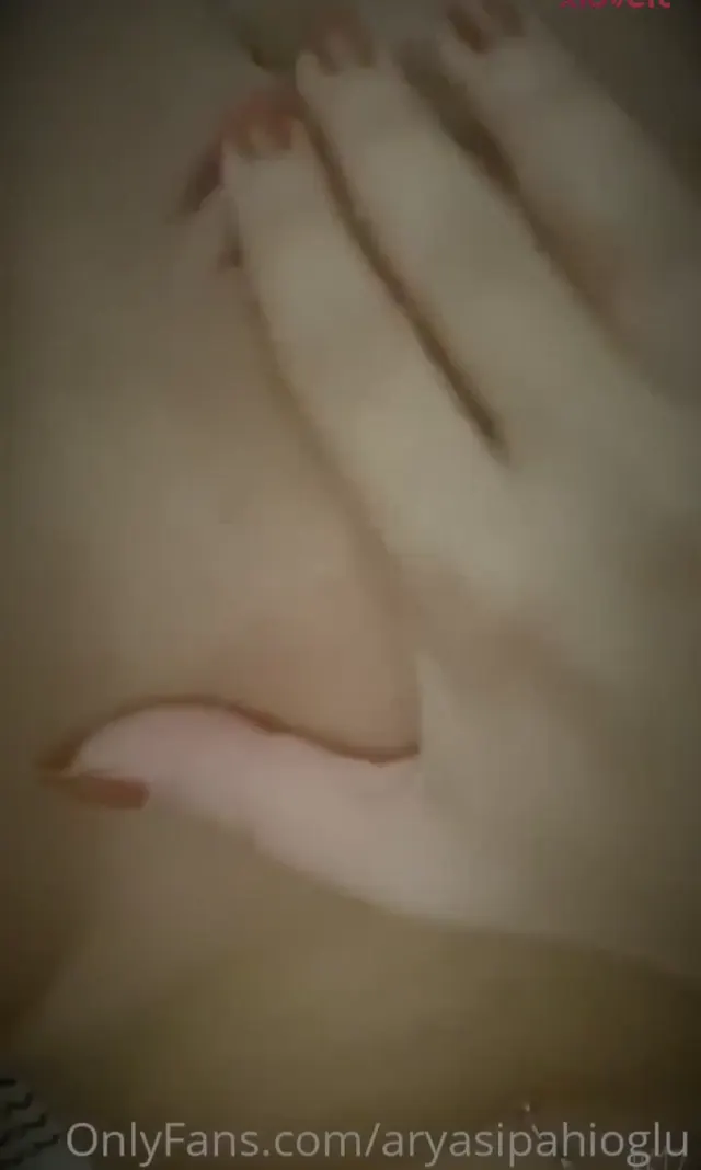 Arya Sipahioğlu — Arya Sipahioğlu ifşa 2 farklı nude videosu · sahne 3
