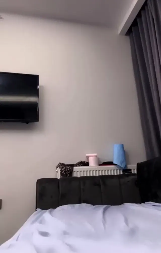 Arzu Yılmaz ifşa yatağında iç çamaşırlı oturdu — Arzu Yılmaz — Bedava Porno · sahne 3