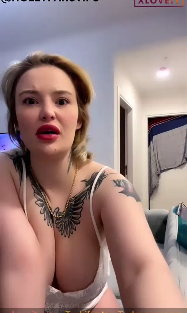 Arzu Yılmaz nude çocukları uyutup yayın açtı — Arzu Yılmaz — Canlı Yayınlar · sahne 3