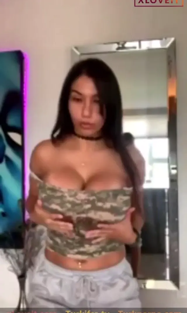 Ayla Günsüz ifşa Sexy Kıbrıslı hatundan kalça show seyret — Ayla Günsüz — Canlı Yayınlar · sahne 3