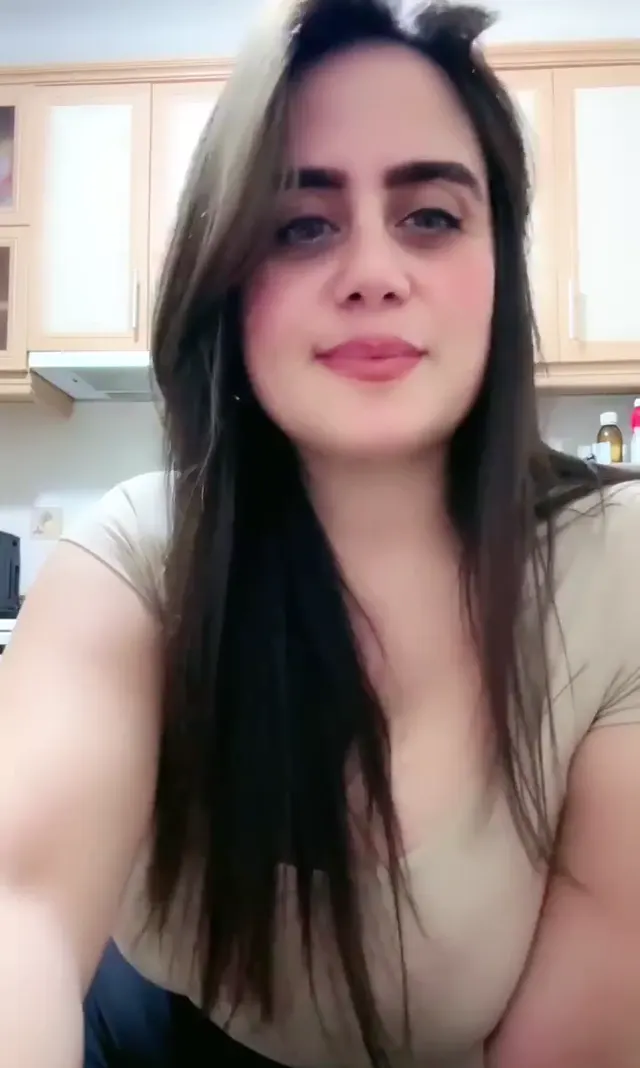 Ayşe Elbi ifşa Milf büyük memeleriyle yayında — Ayşe Elbi — Canlı Yayınlar · sahne 1