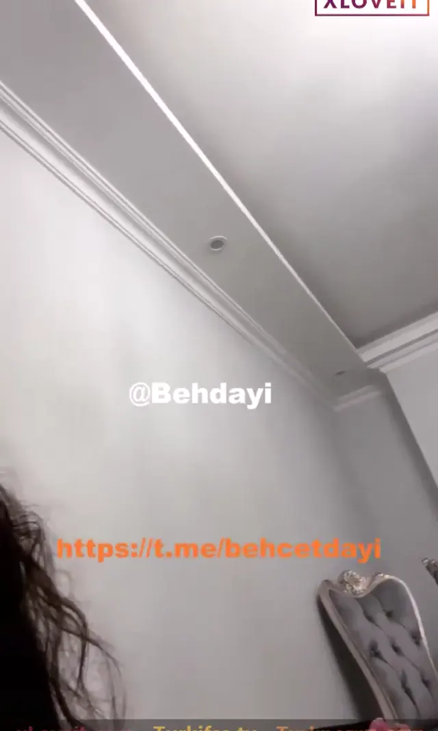 Bal Dudak — Bal Dudak ifşa Tango yayında amcığını açıp okşadı · sahne 1
