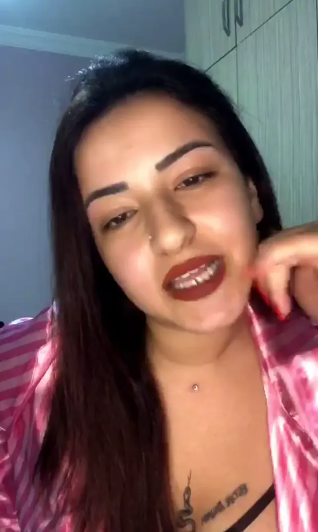 Seda ifşa Esmer kız soyunup amcık gösterdi — Seda — Türk ifşa · sahne 1