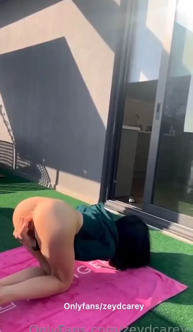 Alya Vural ifşa terasta spor yaparken amına dildo soktu — Zeydcarey — Türk ifşa · sahne 2