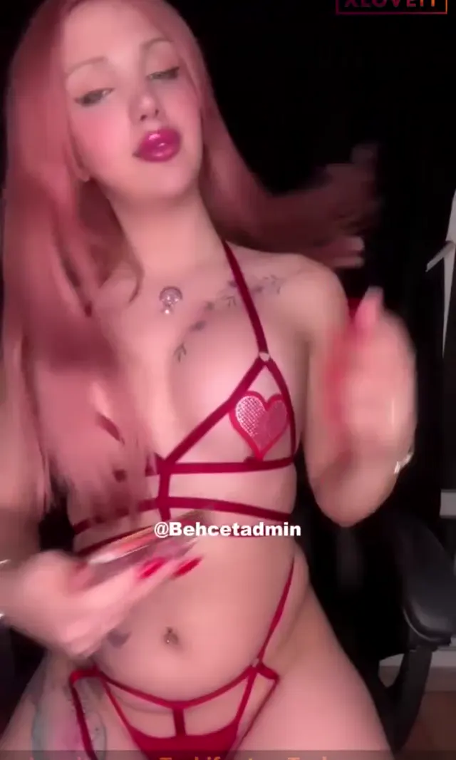 Barby Psuy ifşa Sexy sikiş kostümüyle yayında — Canlı Yayınlar · sahne 3