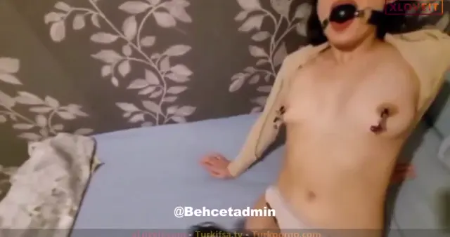 BDSM — BDSM Porno Queen ağzına bişi koyup sağlam sikildi · sahne 1