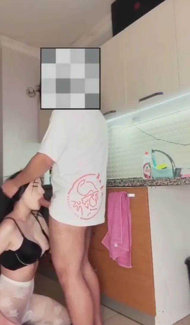Porno video Asteria mutfak tezgahında zevkle sikildi — Asteria — Konulu Porno · sahne 1