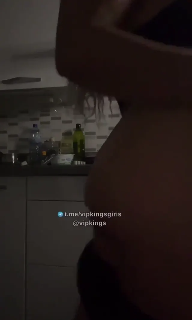 Almila — Bigo Almila ifşa Büyük memeli kızın yayın videosu · sahne 2