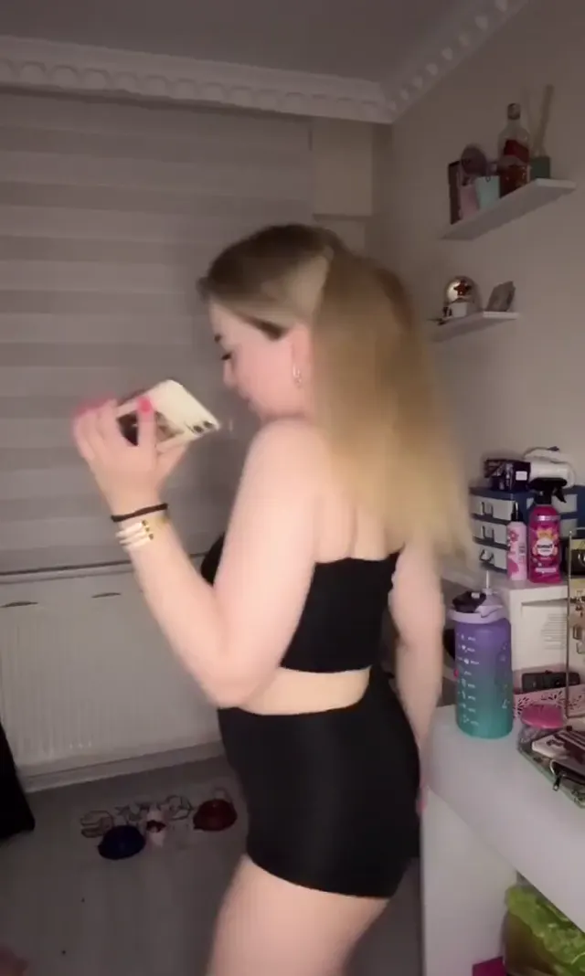 Ecrin Dilek Gökçe ifşa nude canlı yayınını seyret — Ecrin Dilek Gökçe — Canlı Yayınlar · sahne 2