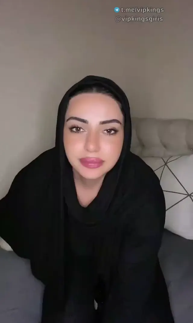 Bigo ikizler kadını ifşa Türbanlı ateşli hatun — Canlı Yayınlar · sahne 1