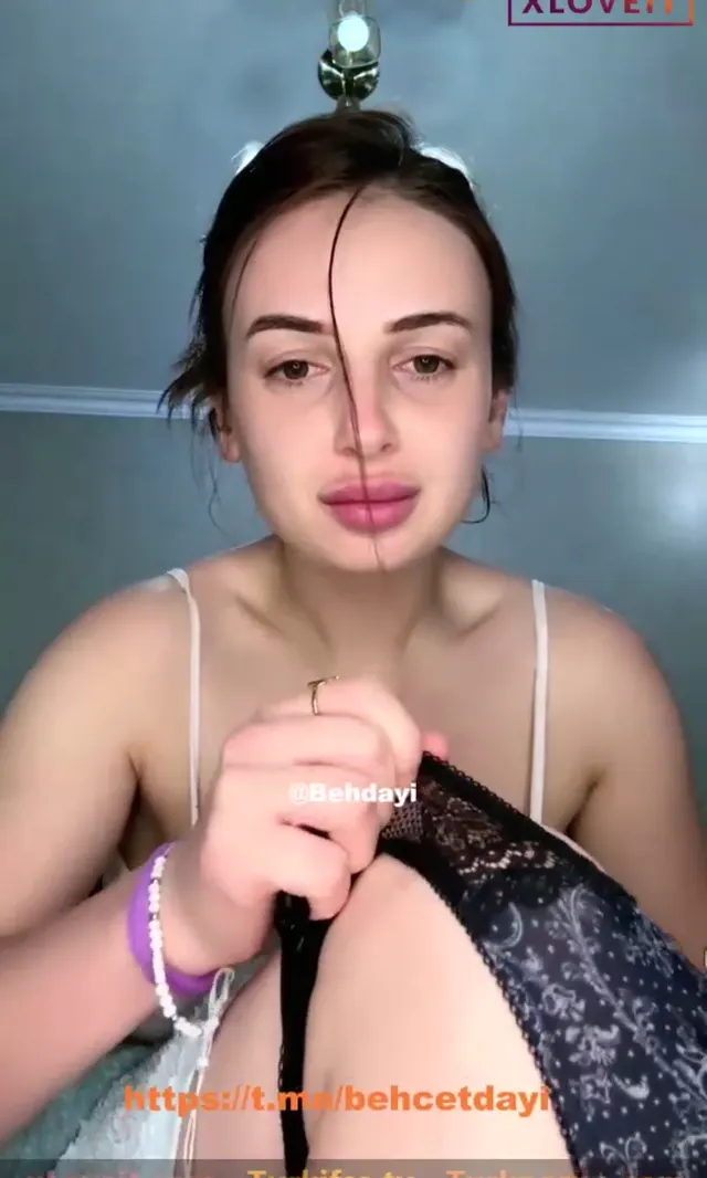 Biricik ifşa Türbanlı hatun dildo saplayıp duşa girdi — Tango Biricik — Canlı Yayınlar · sahne 2