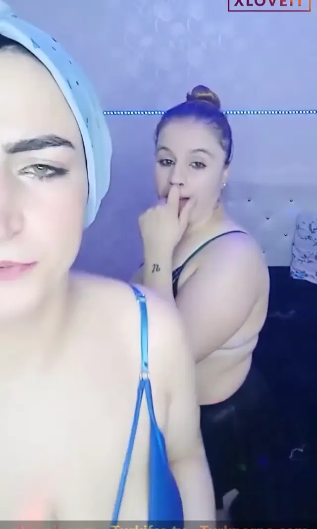 Bizikiaşık ifşa Türk swinger çiftlerinin yayınını seyret — Canlı Yayınlar · sahne 1