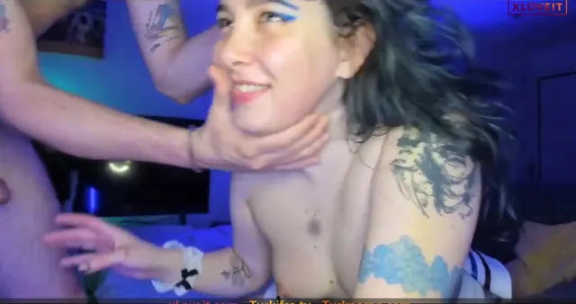 Boğazına büyük sik köklemeyi seven hatunun videosu — Türk Porno · sahne 3