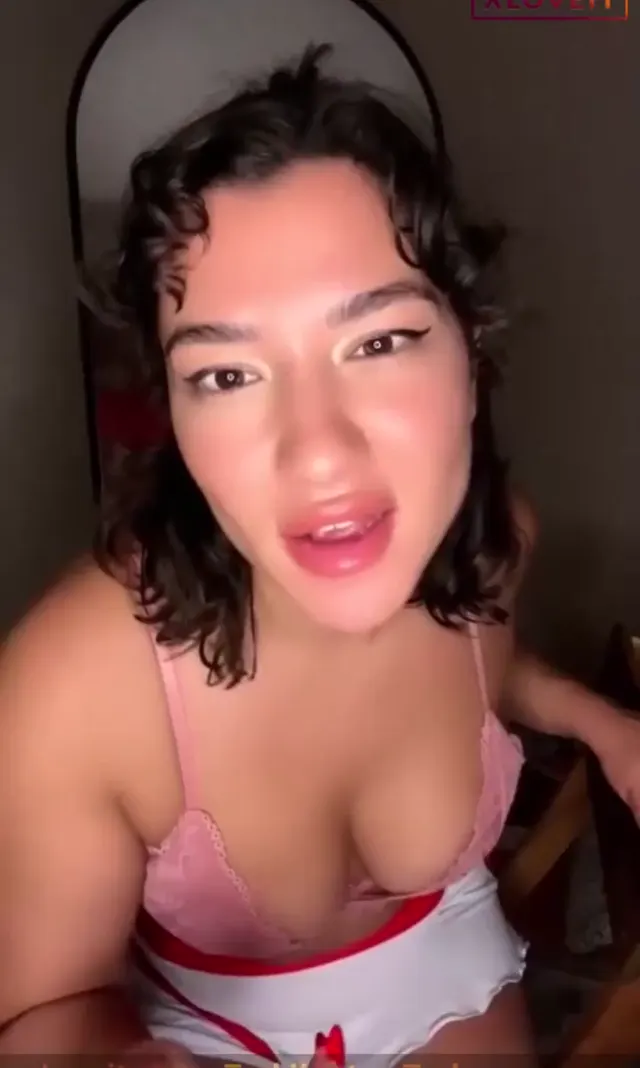 Burcu Yıldız ifşa Hemşire kostümlü yayını — Burcu Yıldız — Canlı Yayınlar · sahne 2