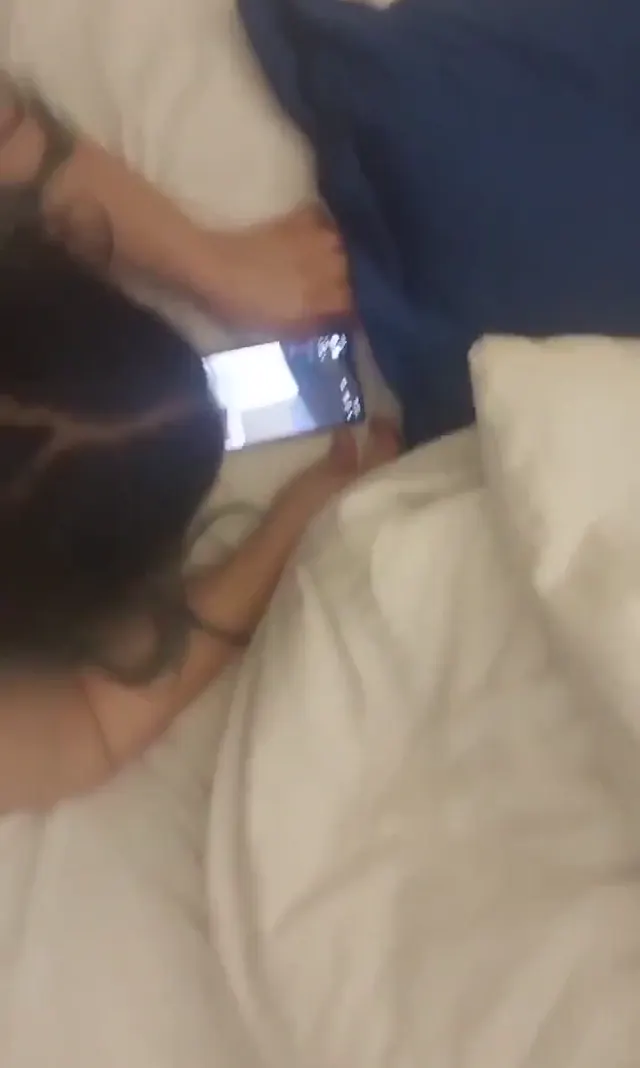 Büyük götlü hatun amcığı sikilirken çok keyif aldı — Amatör Porno · sahne 2