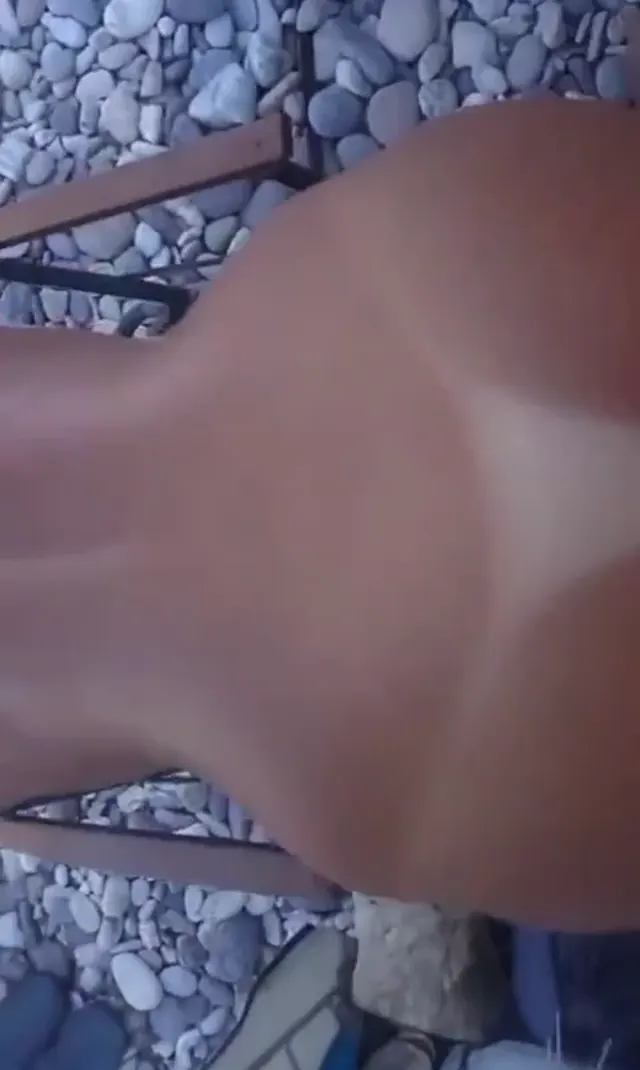 Büyük yarrağıyla evin bahçesinde anal sikti — Amatör Porno · sahne 3