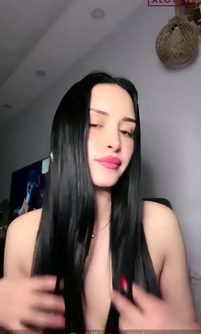 Ceren Queen ifşa Sexy kızdan meme temalı yayın — Cerenqueen — Canlı Yayınlar · sahne 2