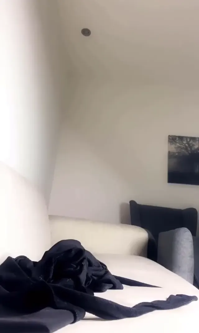 Çılgın Meri — Çılgın Meri ifşa Kadın düz duvara tırmanıyor · sahne 2