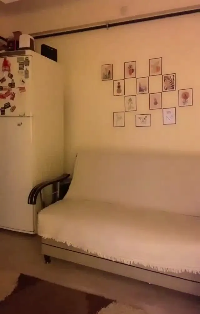 Curly ifşa Büyük götlü hatun gömlekle yayında — Curly — Bedava Porno · sahne 1