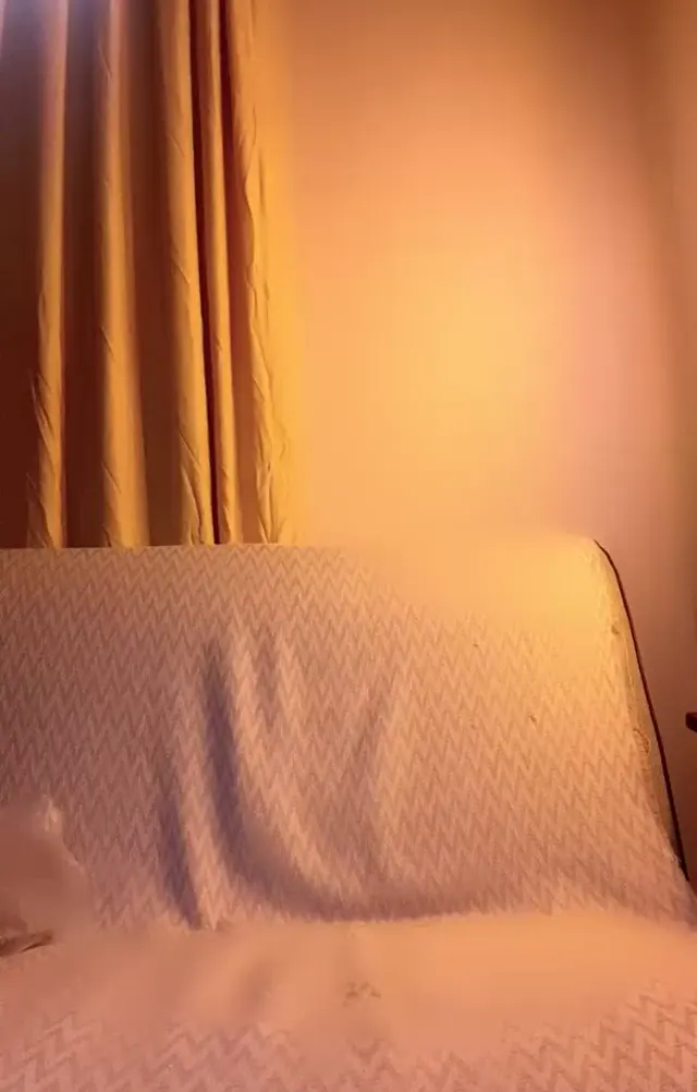 Curly ifşa Büyük götlü hatun gömlekle yayında — Curly — Bedava Porno · sahne 2