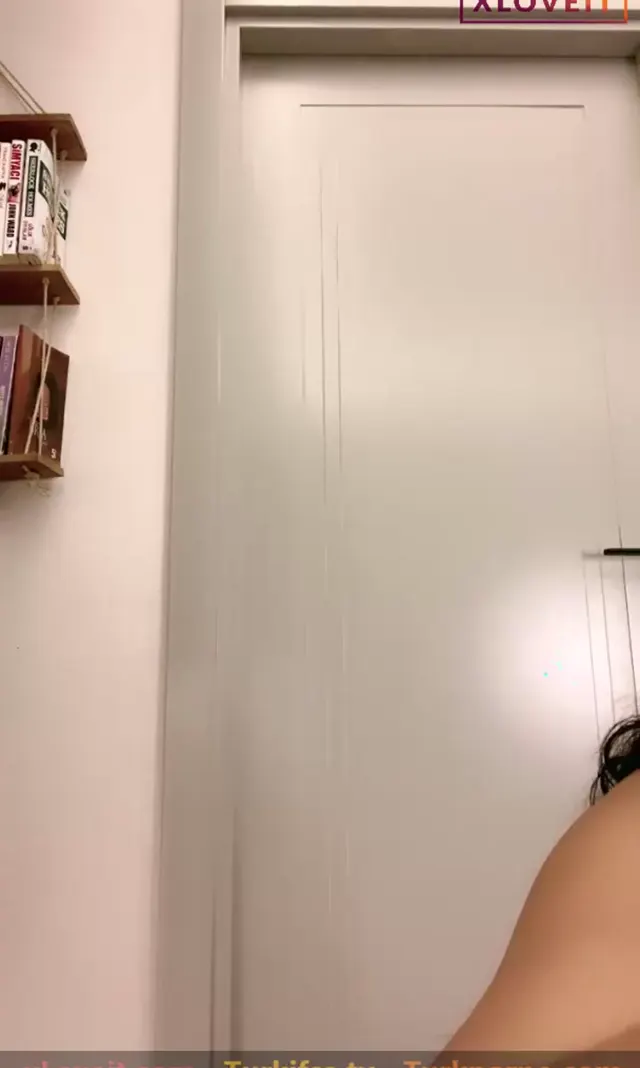 Curly ifşa Çırıl çıplak soyunun amcık meme gösterdi — Curly — Türk ifşa · sahne 1