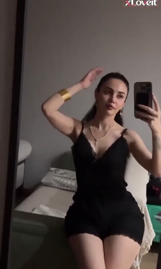 Ece Ronay ifşa Fenomen milf kısa kısa videoları — Ece Ronay — Türk ifşa · sahne 1