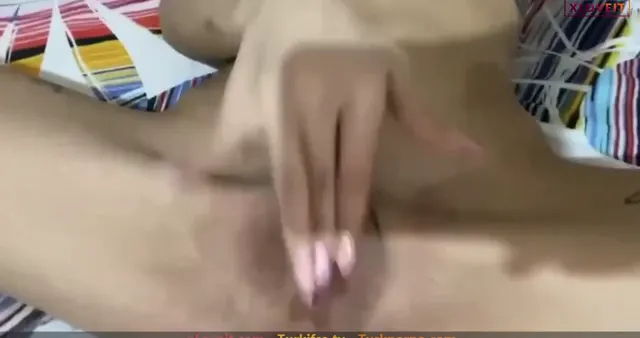 Ecemcim ifşa Ailesi evdeyken odasında amını götünü sergiledi — Ecemcim — Türk ifşa · sahne 1