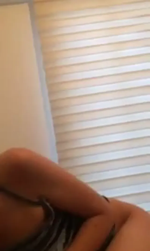 Efsane çıtırın uzunca ağzına eline verdi — Amatör Porno · sahne 2