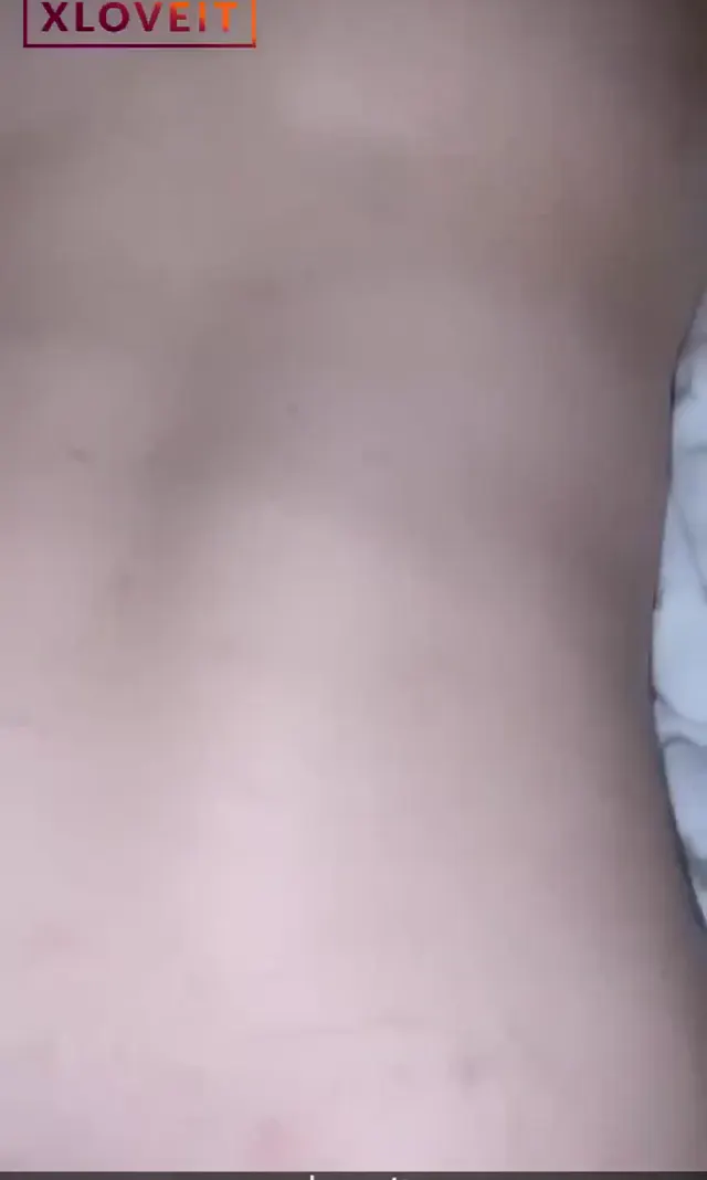Eşini saat satan zenciye siktiriyor — Amatör Porno · sahne 2