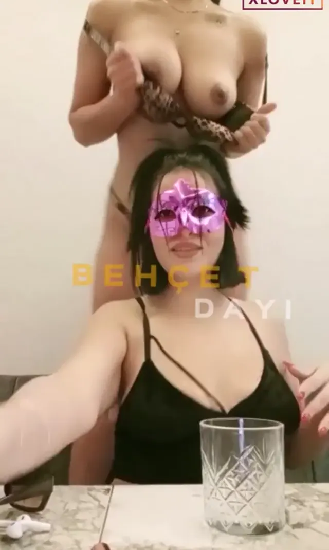 Evil Quuen ifşa Nil ile birbirlerini tokatladı — Tango Nil Queen — Canlı Yayınlar · sahne 1