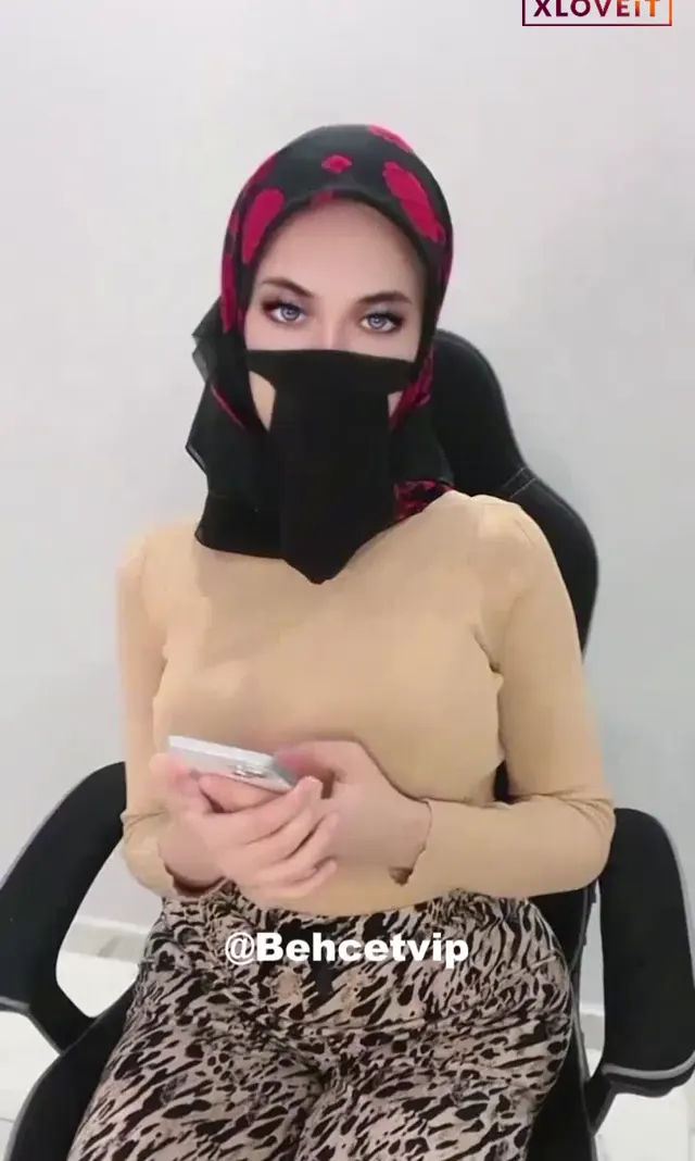 Ferida ifşa Türbanlı kaşar canlı yayında — Bedava Porno · sahne 1
