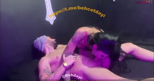 HD Porno Film Hira Helis Siyah sikiş odasında vuruştu — Hira Helis — Konulu Porno · sahne 1