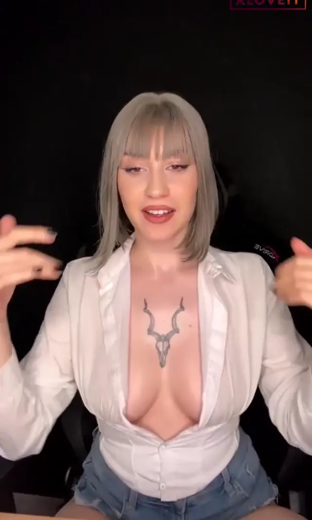 Helen ifşa Koç dövmeli hatundna yayın seyret — Tango Helen — Canlı Yayınlar · sahne 2