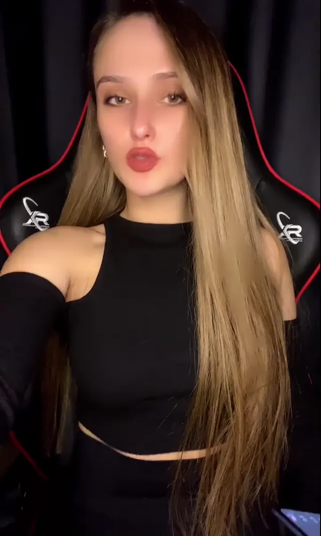 Tango Helga — Helga · sahne 2