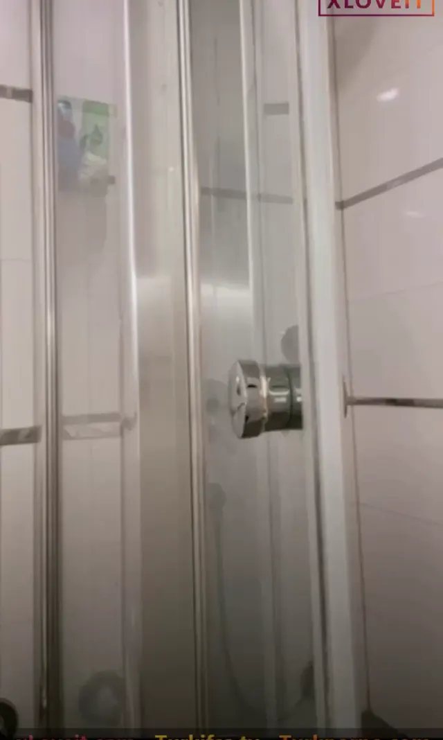 Hellodespina ifşa Ateşli hatun yayında duşa girdi — HelloDespina — Canlı Yayınlar · sahne 2