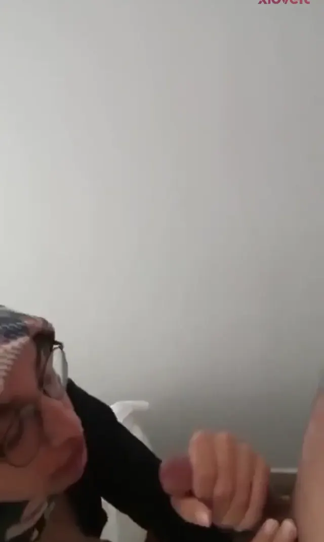 HijabPornQueen — HijabPornQueen Porno Türbanlı sakso çekip zevkle sikildi · sahne 1