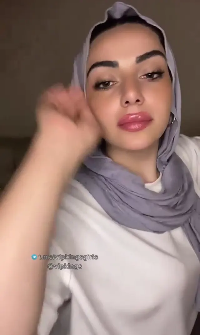 İkizler Kadını Türbanlı kızın Bigo yayını — Canlı Yayınlar · sahne 3