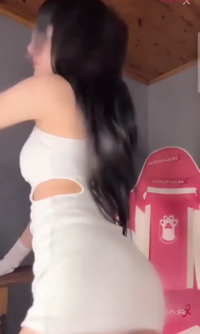 ikra ifşa Çıtır kızın sexy dans videoları — Canlı Yayınlar · sahne 3