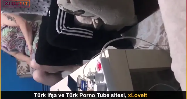 Jigolo porno Aykut şişman kadını sikmeye geldi — Amatör Porno · sahne 2
