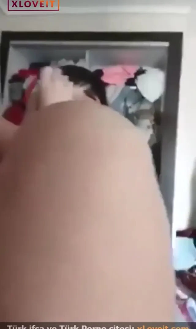 Kekoya amını yalatıp siktiren Milf — Amatör Porno · sahne 1