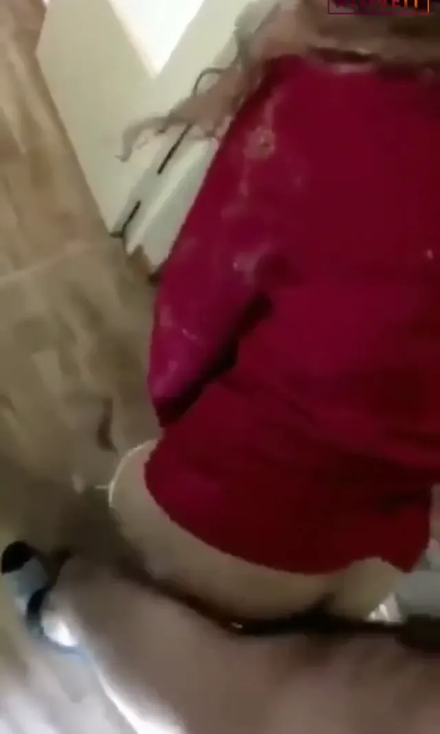 Kendisinden büyük abla dediği kadını kapıya dayayıp sikti — Amatör Porno · sahne 2