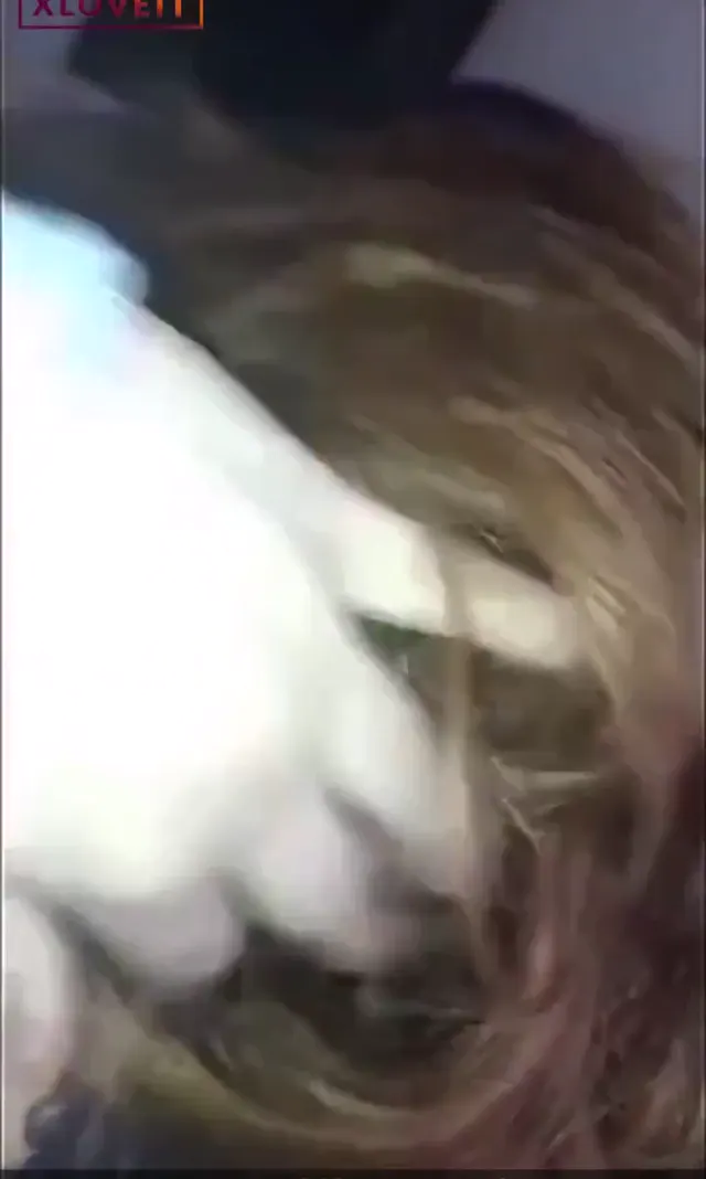 Kıyafetlerini çıkartmaya izin vermeden ağzına verdi — Amatör Porno · sahne 3