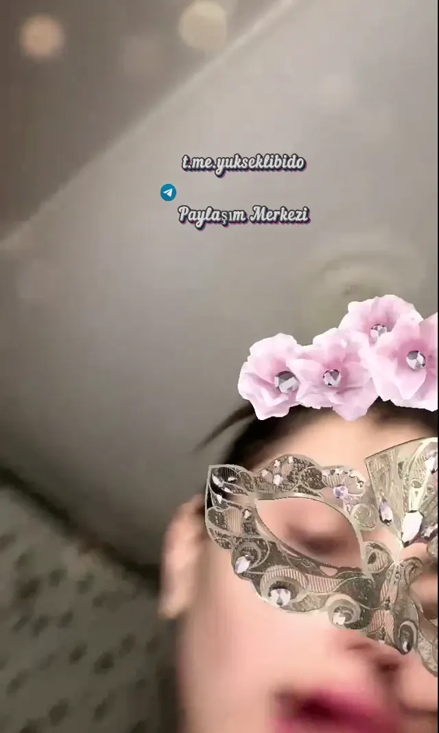 Lara🐾🐾 Tango Live 2024-11-22 03-30-40 (1) — Tango Lara — Canlı Yayınlar · sahne 2