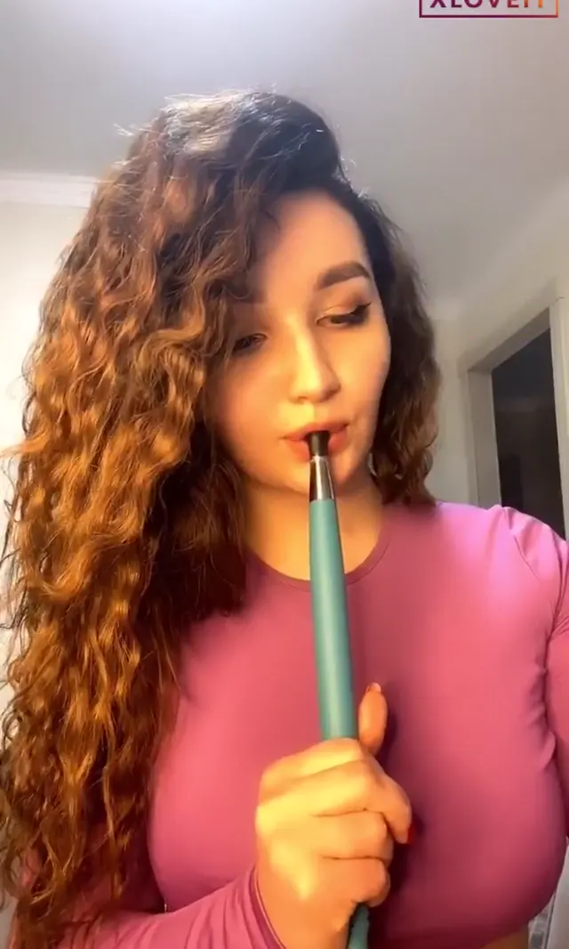 Leylaa — Leylaa ifşa Harika fizikli kızdan twerk seyret · sahne 1