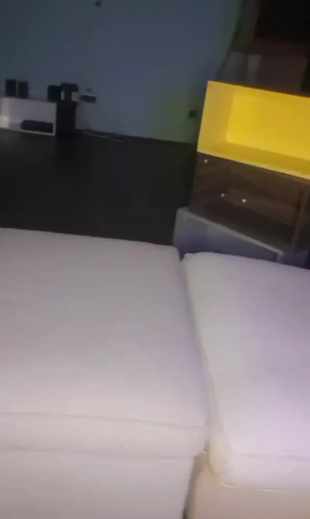 Lezbiyen azgın kızlar canlı yayında 1 saat sevişti — Konulu Porno · sahne 1