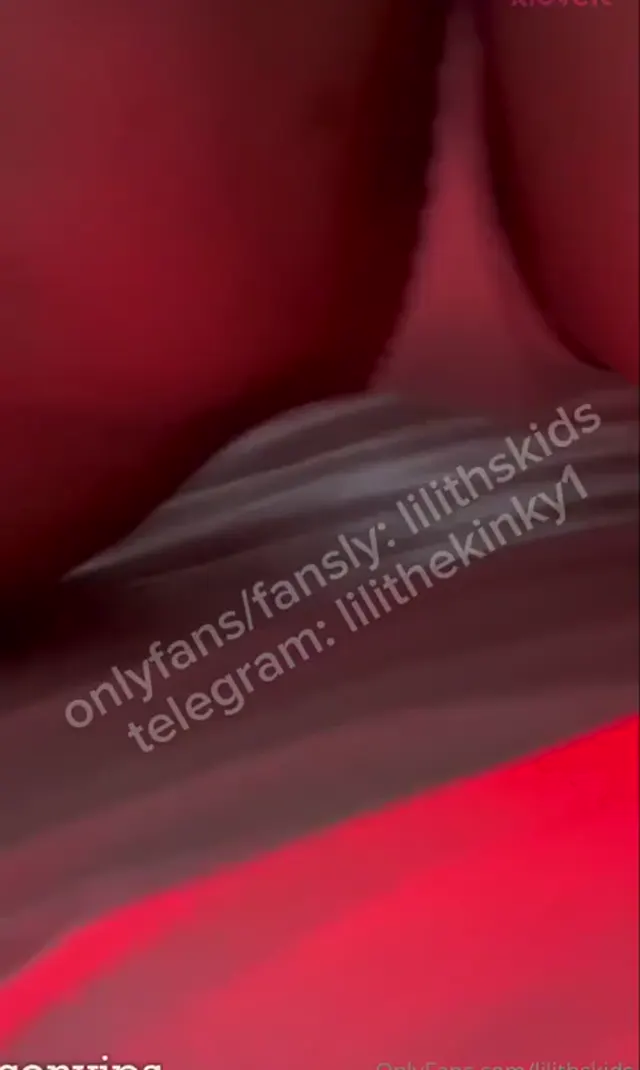 Lezbiyen Seks Lilithskids Dildo saplattı — Lilithskids — Türk Porno · sahne 3